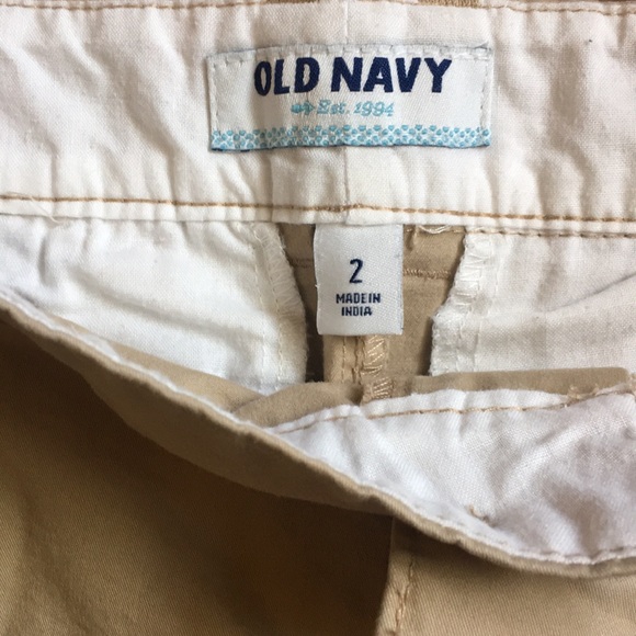 Old Navy. Khaki chino shorts. Size 2 - Picture 2 of 3